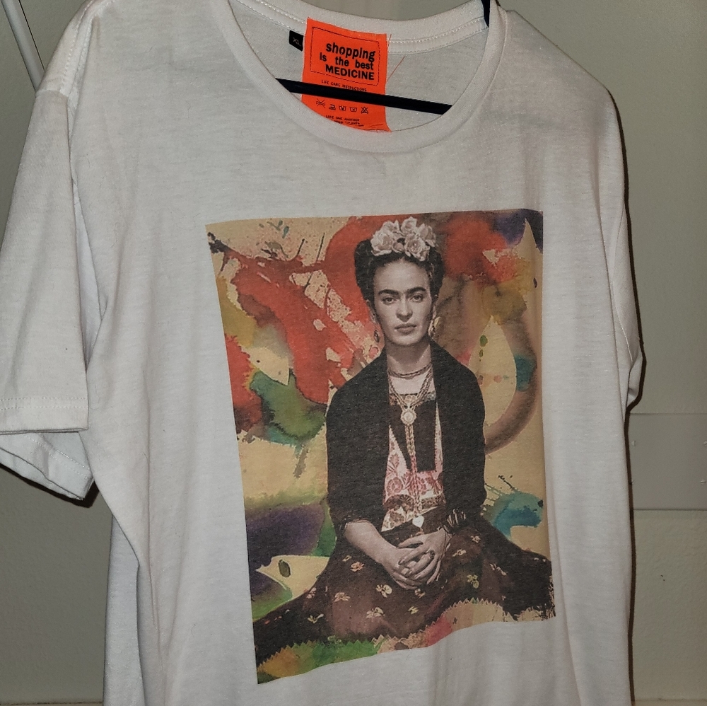 Frida Kahlo Flowy Tee